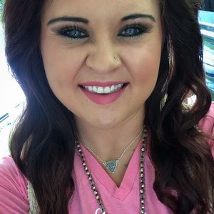 Meet your Posher, Savannah